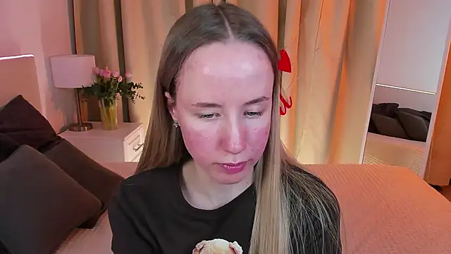 Cassie Kelman online show from February 17, 3:04 am