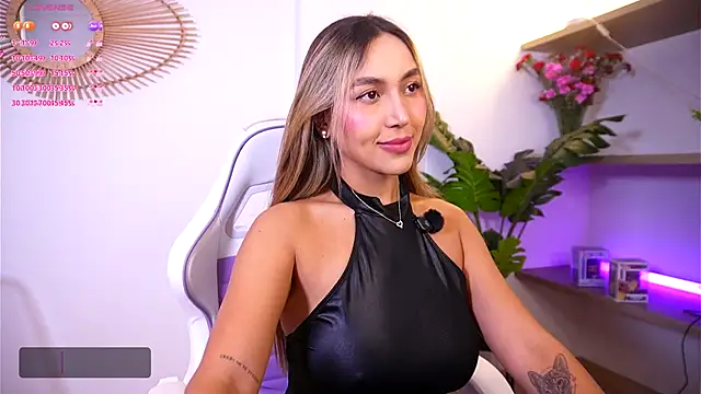 Snapshot of ashley2004_x chatting on October 30, 12:12 am ashley2004 x online show from October 30, 12:12 am