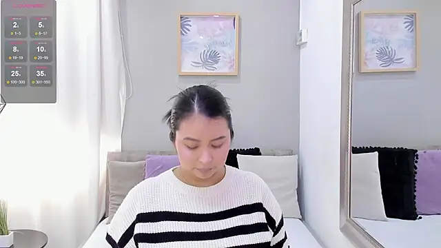  alaiasmile  online show from November 10, 7:13 pm