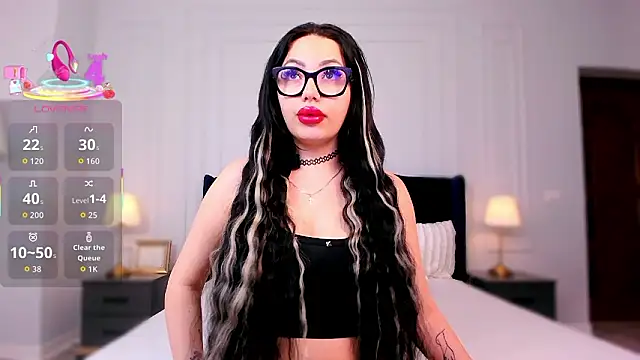 LisaRaee online show from February 11, 5:23 am