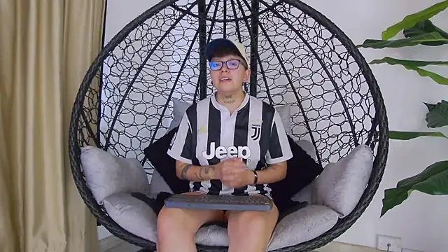 alex noa online show from October 17, 5:26 pm