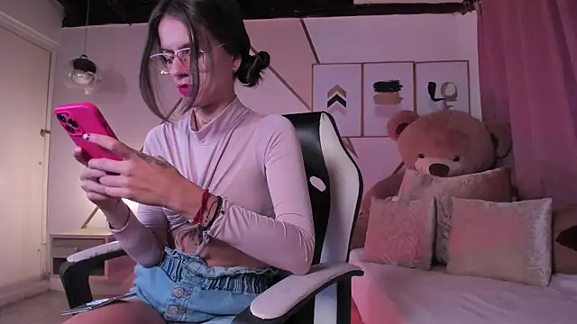 maye wells online show from February 13, 5:54 pm