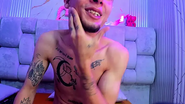 kendalltaylorr online show from February 22, 9:45 am