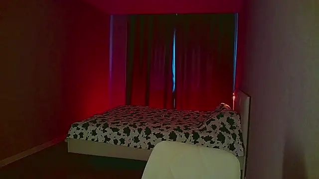 mia raspberrie online show from March 16, 4:30 am