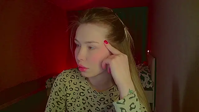 mia raspberrie online show from March 21, 7:02 pm