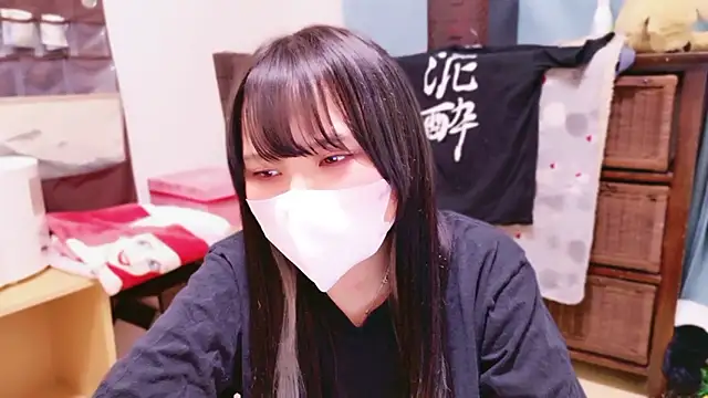 senachinnn online show from October 12, 7:07 am