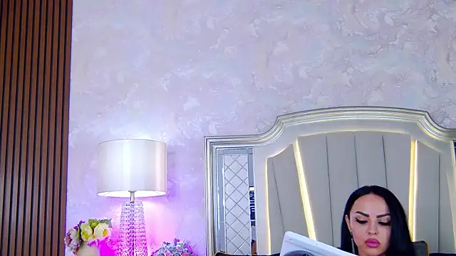 Issadorra online show from February 16, 5:59 am