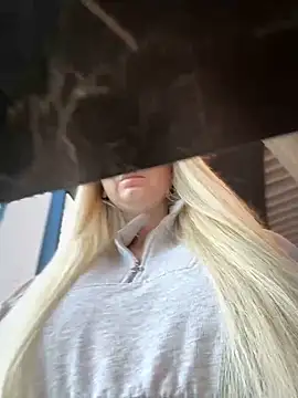 Teya moon  online show from December 4, 10:02 am