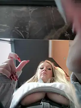 Teya moon  online show from December 17, 10:34 am