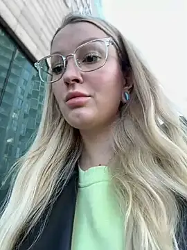 Teya moon  online show from January 4, 10:38 am