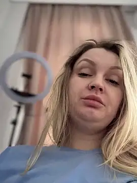 Teya moon  online show from February 7, 12:50 pm