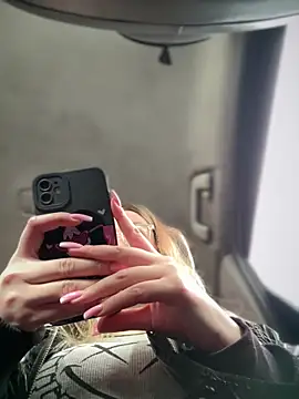 Teya moon  online show from March 20, 10:21 am