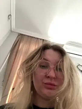 Teya moon  online show from November 22, 8:02 am