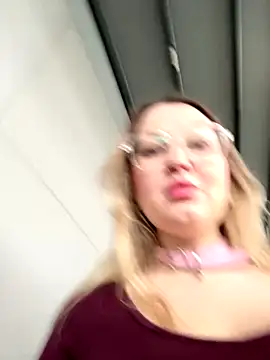 Snapshot of Teya_moon_ chatting on January 8, 10:28 am Teya moon online show from January 8, 10:28 am