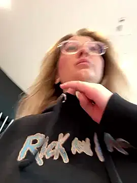 Snapshot of Teya_moon_ chatting on January 11, 11:37 am Teya moon online show from January 11, 11:37 am