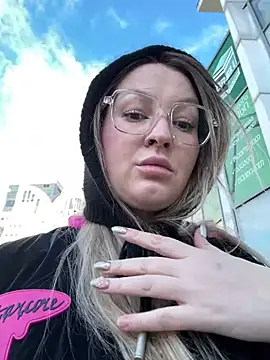 Snapshot of Teya_moon_ chatting on January 14, 11:05 am Teya moon online show from January 14, 11:05 am