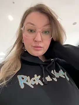 Snapshot of Teya_moon_ chatting on January 19, 11:03 am Teya moon online show from January 19, 11:03 am