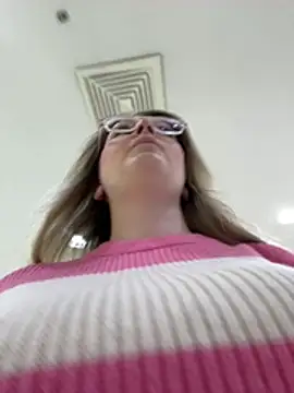 Snapshot of Teya_moon_ chatting on February 26, 10:25 am Teya moon online show from February 26, 10:25 am