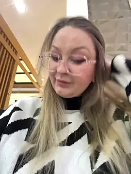 Snapshot of Teya_moon_ chatting on March 8, 3:27 pm Teya moon online show from March 8, 3:27 pm