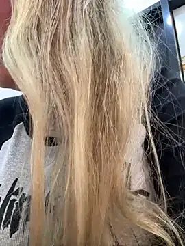 Snapshot of Teya_moon_ chatting on March 17, 11:57 am Teya moon online show from March 17, 11:57 am