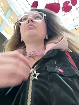 Snapshot of Teya_moon_ chatting on March 19, 1:15 pm Teya moon online show from March 19, 1:15 pm