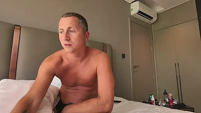 Vorvik1 online show from March 31, 4:35 am