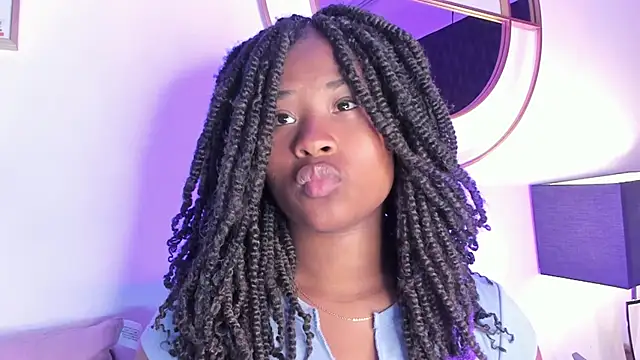 Snapshot of Anneth__M chatting on March 8, 7:42 pm Anneth  M online show from March 8, 7:42 pm