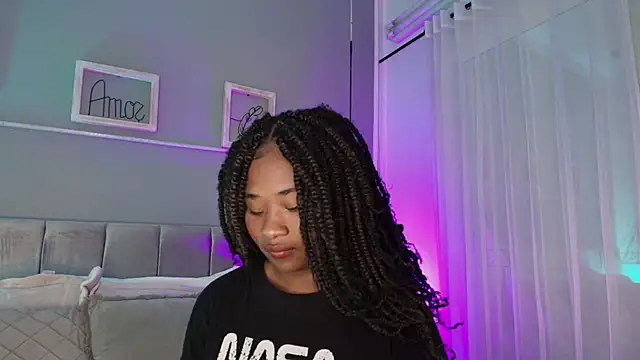 Snapshot of Anneth__M chatting on March 20, 10:51 pm Anneth  M online show from March 20, 10:51 pm