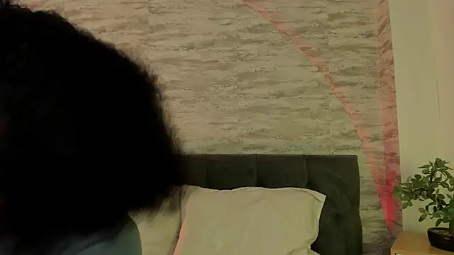 Snapshot of Anneth__M chatting on September 23, 7:39 pm Anneth  M online show from September 23, 7:39 pm