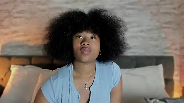 Anneth  M online show from October 27, 7:40 pm