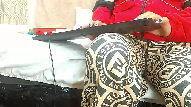 Snapshot of hairy_pussywet chatting on January 13, 3:26 pm hairy pussywet online show from January 13, 3:26 pm