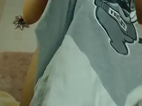 Snapshot of hairy_pussywet chatting on January 29, 7:00 pm hairy pussywet online show from January 29, 7:00 pm