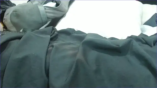 Snapshot of hairy_pussywet chatting on February 15, 11:47 pm hairy pussywet online show from February 15, 11:47 pm