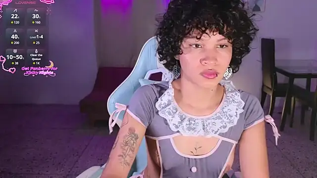 Snapshot of Peggy_Funn chatting on November 12, 12:44 am Peggy Funn online show from November 12, 12:44 am