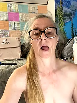 Snapshot of Venus22cumin chatting on November 23, 4:07 pm Venus22cumin online show from November 23, 4:07 pm