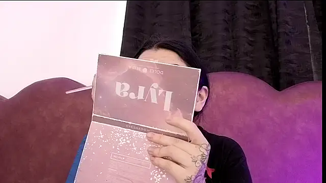 sophy rock online show from April 18, 2:43 pm