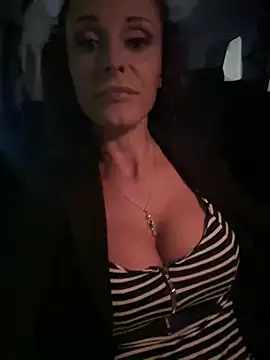 Snapshot of therealbeverlycious chatting on January 8, 9:12 pm therealbeverlycious online show from January 8, 9:12 pm