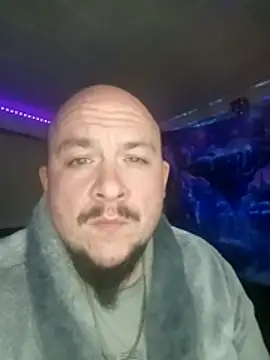 Snapshot of Spunonymous chatting on January 3, 2:54 am Spunonymous online show from January 3, 2:54 am