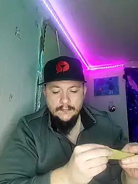 Snapshot of Spunonymous chatting on February 3, 8:02 am Spunonymous online show from February 3, 8:02 am