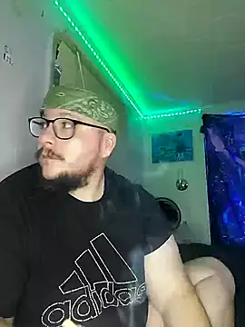 Snapshot of Spunonymous chatting on February 7, 1:58 am Spunonymous online show from February 7, 1:58 am