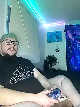 Snapshot of Spunonymous chatting on February 7, 5:20 am Spunonymous online show from February 7, 5:20 am