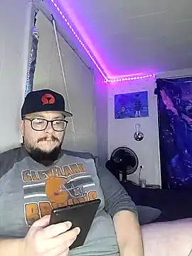 Snapshot of Spunonymous chatting on February 10, 7:04 am Spunonymous online show from February 10, 7:04 am