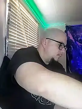 Snapshot of Spunonymous chatting on February 14, 4:52 pm Spunonymous online show from February 14, 4:52 pm