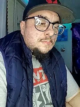 Snapshot of Spunonymous chatting on March 1, 11:58 pm Spunonymous online show from March 1, 11:58 pm