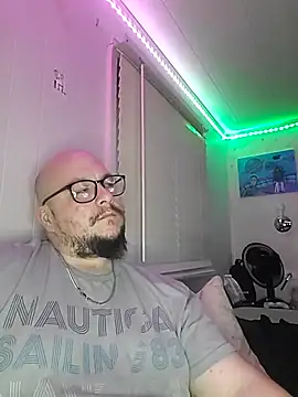 Snapshot of Spunonymous chatting on March 15, 11:39 pm Spunonymous online show from March 15, 11:39 pm