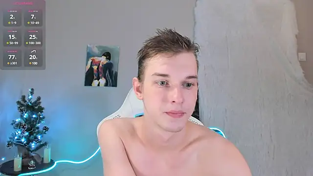 Snapshot of 4ever_dude chatting on December 22, 3:44 am 4ever dude online show from December 22, 3:44 am