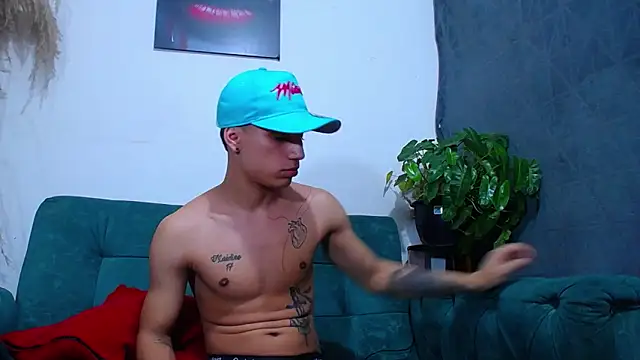 Leon hot X online show from February 7, 1:47 am