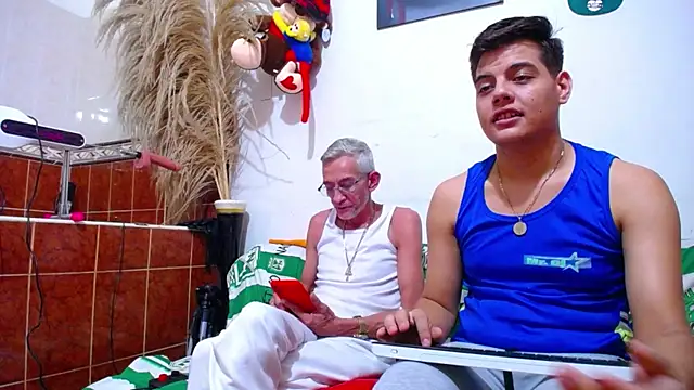 Leon hot X online show from March 13, 2:55 pm