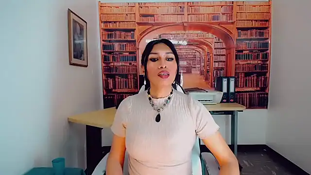 khiara moretti online show from January 8, 1:32 am