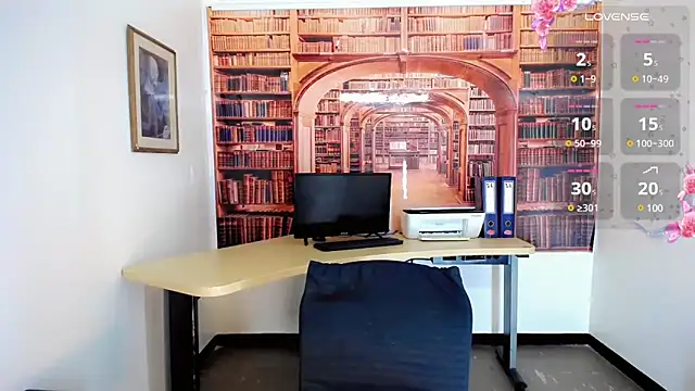 khiara moretti online show from March 13, 7:28 pm